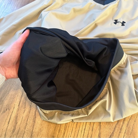Under Armour Crewneck Windbreaker Pullover Top Size Small Nude/Tan - Picture 9 of 13